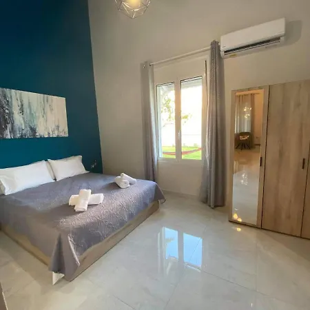 Eden's Garden Next To The Sea! Villa Kalamata