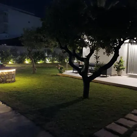 Villa Eden's Garden Next To The Sea! Kalamata